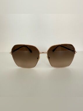 NEW!!! Tom Ford women sunglasses Claudia 02 TF839 52F Authentic